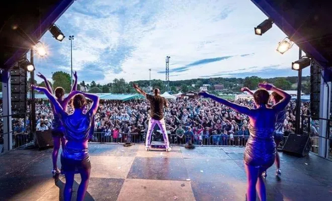 Location de podium et scène pour évènement, Baume-les-Dames, EST EVENEMENT